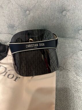 Dior UNISEX DiorClub V1U DiorOblique Visor